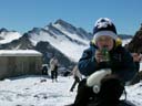 Иван пьет сок на высоте 3500 метров над уровнем моря
