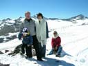Семейная фотография на высоте 3500 метров над уровнем моря.
