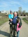 Алексей и дети, 30 апреля 2005 года